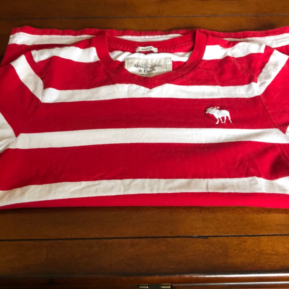 Abercrombie v-neck shirt